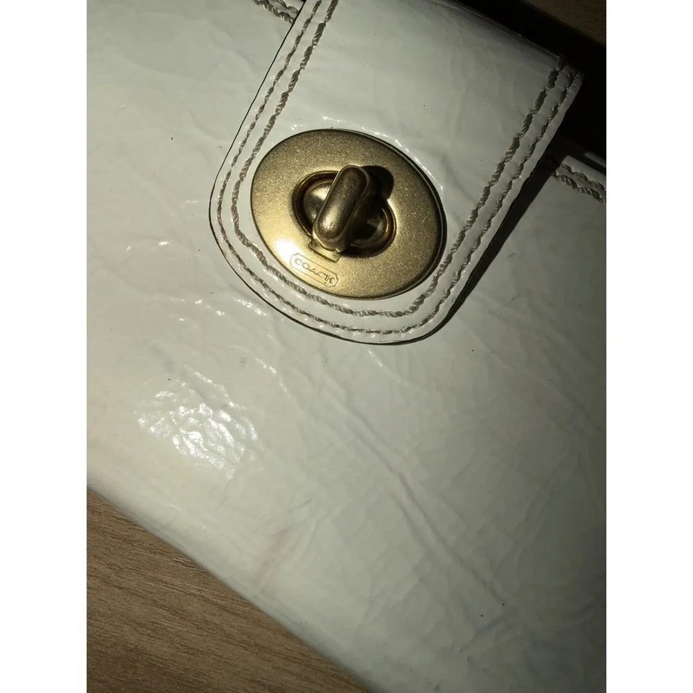 Vintage Coach Turnlock Slim‎ Envelope Wallet Patent Leather Ivory NOS READ Y